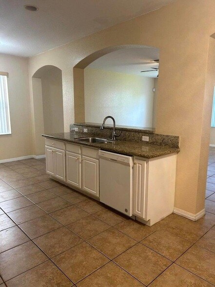 Foto del edificio - 9426 Windrift Cir