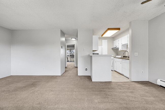 Foto del edificio - $1,270.00, 2 bed, 1 bath located in Denver...