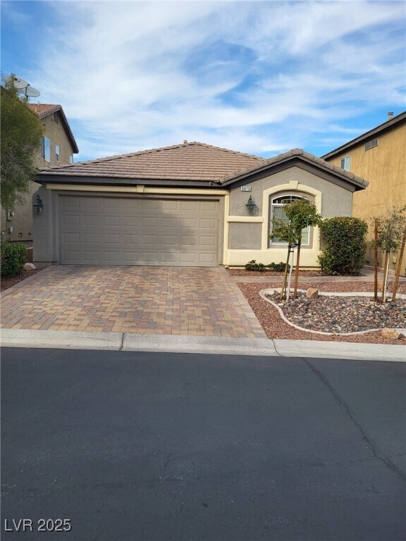 Foto principal - 9970 Rockside Ave