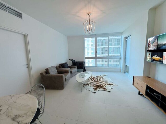 Foto del edificio - 300 S BISCAYNE