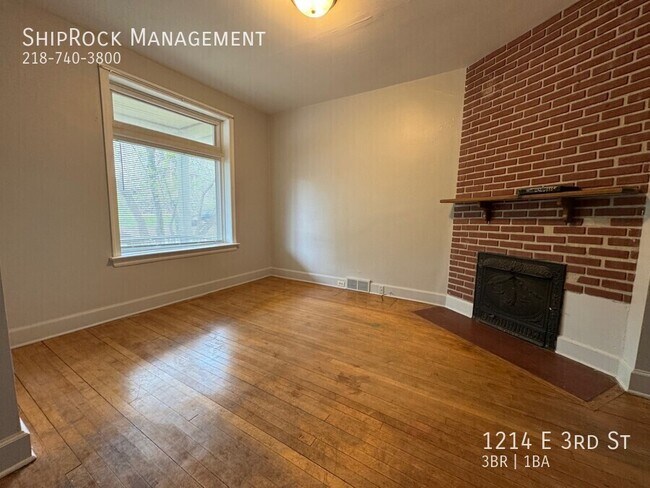 Foto del edificio - 1214 E 3rd St