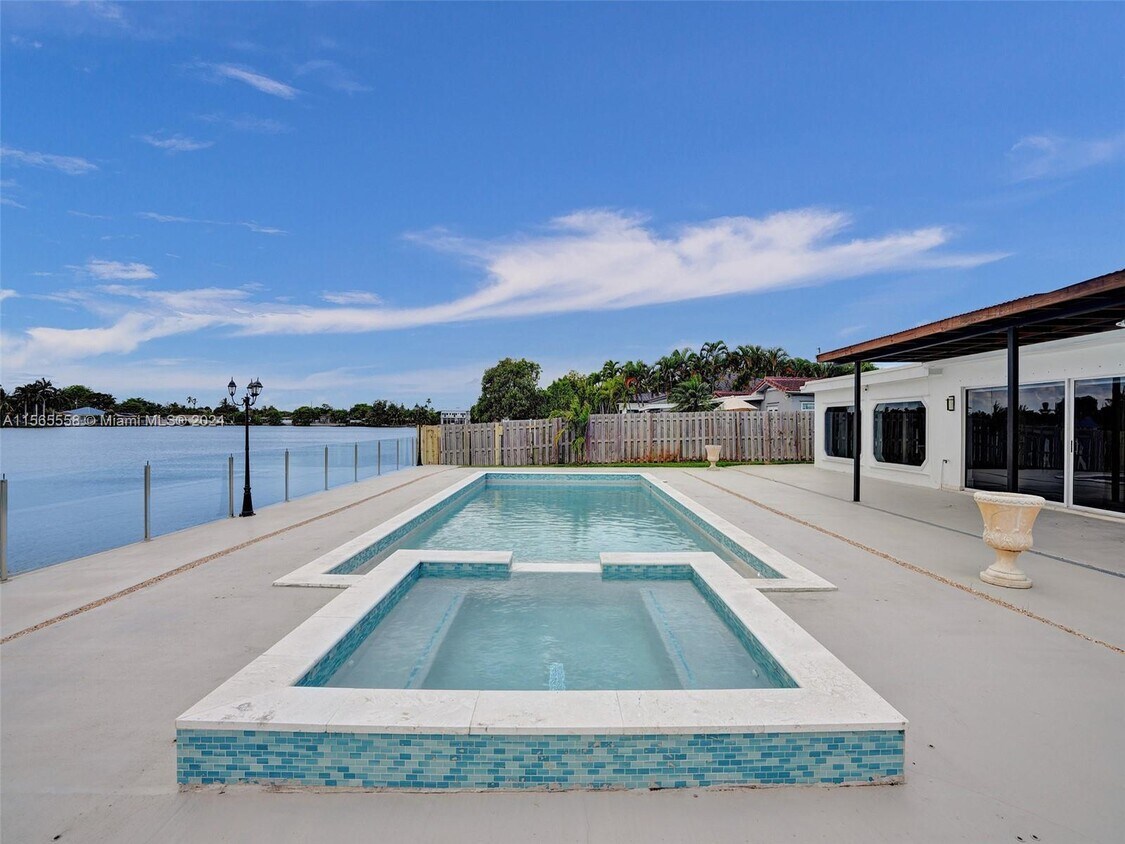 Foto principal - 21010 NE 25th Ct