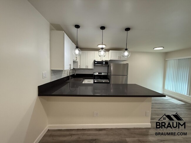 Foto del edificio - 5611 Fulcher Ave