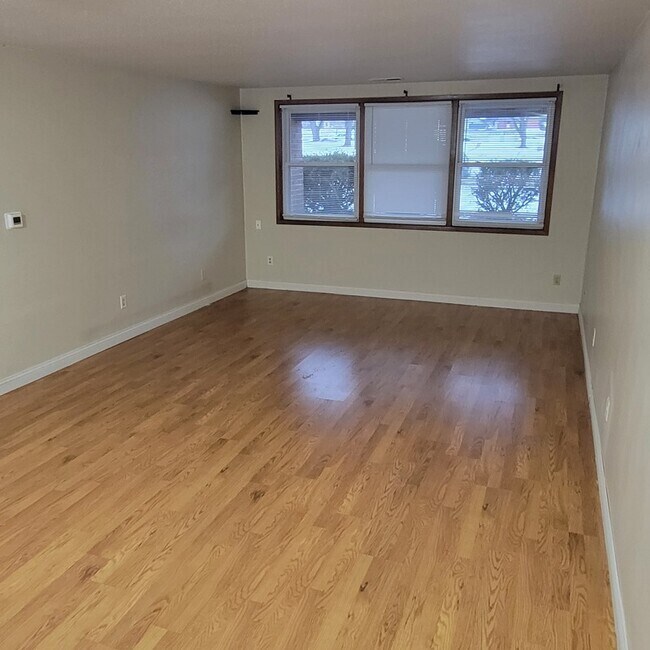 Open living room - 7815 Douglas Ave