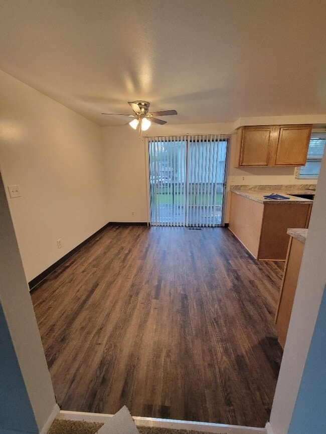 Building Photo - 618-18.5 Sunflower Dr