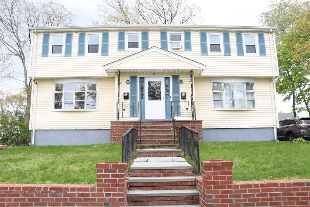 21 Clark St Unit 2, Randolph, MA 02368 Room for Rent in Randolph, MA