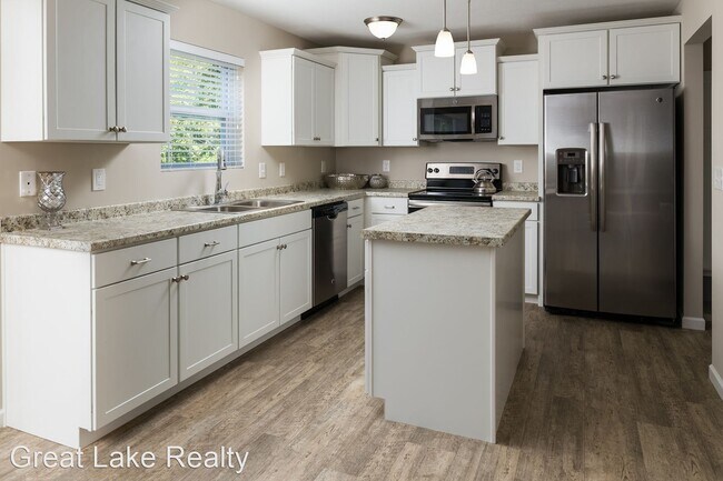 Building Photo - 4 br, 2.5 bath House - 10148 Castle Creek ...