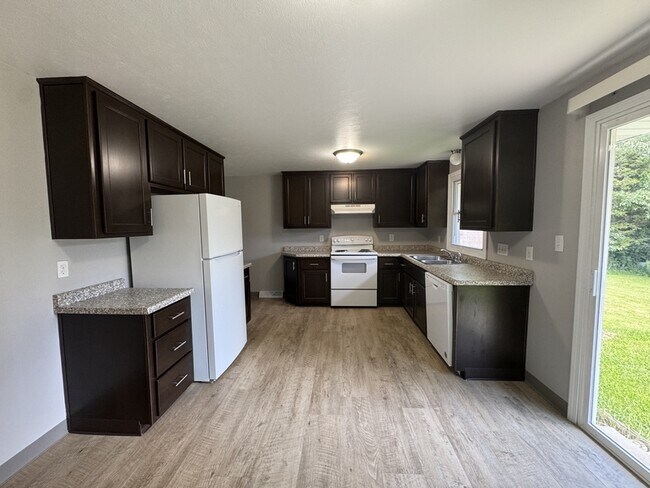 Foto del edificio - 2143 Packerland Dr