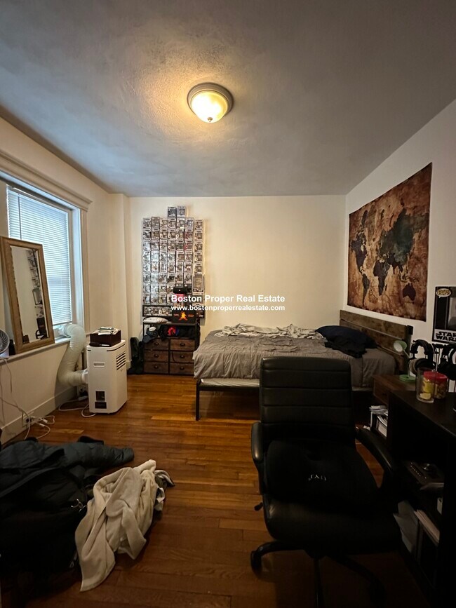 Building Photo - 1111 Boylston St