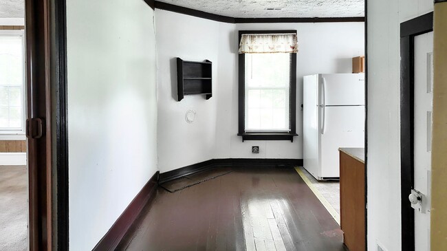 Building Photo - 707 2nd Ave