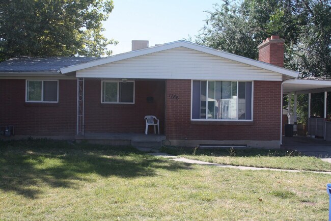 Building Photo - Cutler Road Duplex