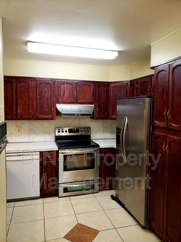 Building Photo - 183 Munch Dr