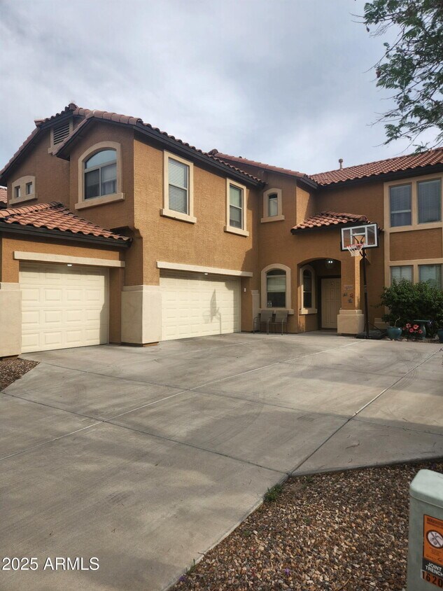 Foto principal - 16209 W Hilton Ave