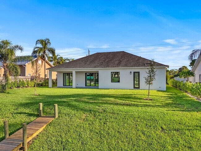 Foto del edificio - 632 SE Seahouse Dr