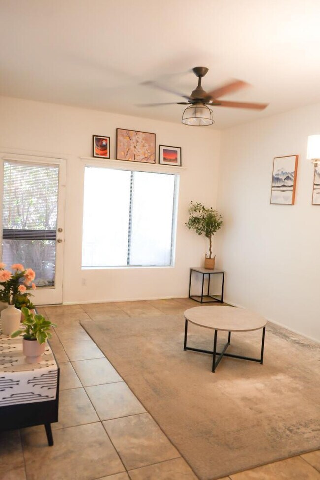 Foto del edificio - 11666 N 28th Dr