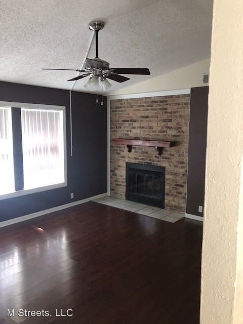 Building Photo - 723-740 Vicki Dr