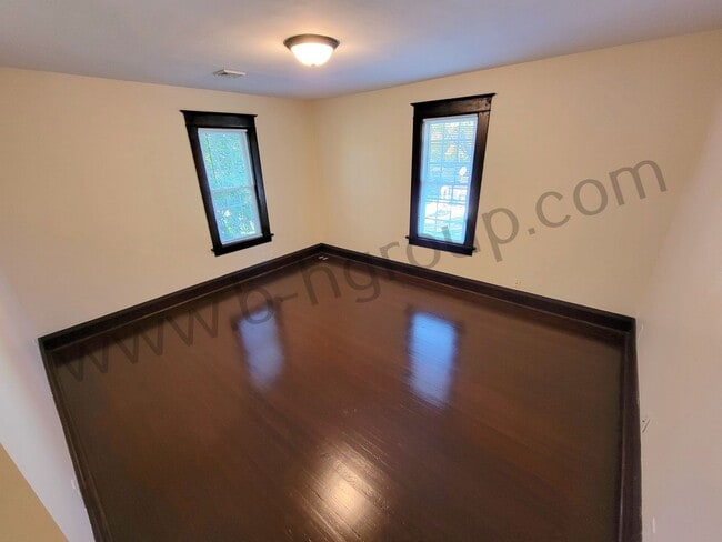 Foto del edificio - 6100 18th Ave
