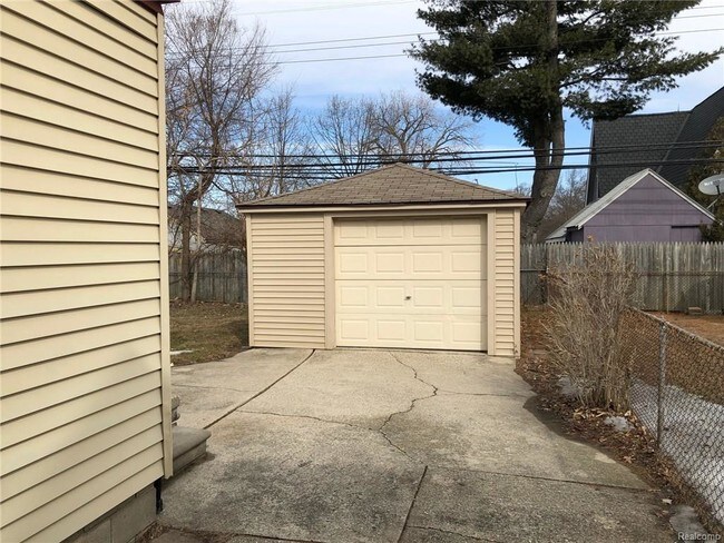 Building Photo - 407 Marlin Ave