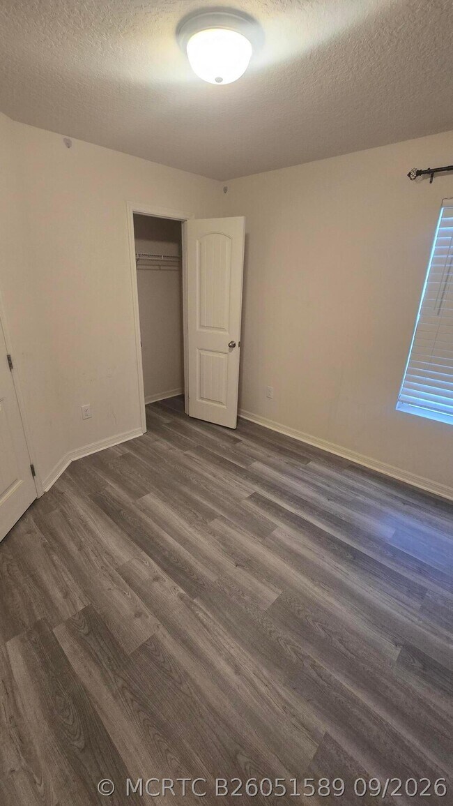 Foto del edificio - 1832 SW Cameo Blvd