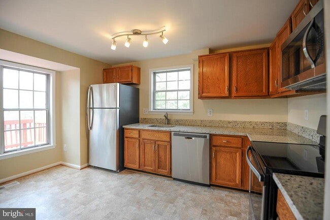 Foto del edificio - 6627 Briarleigh Way