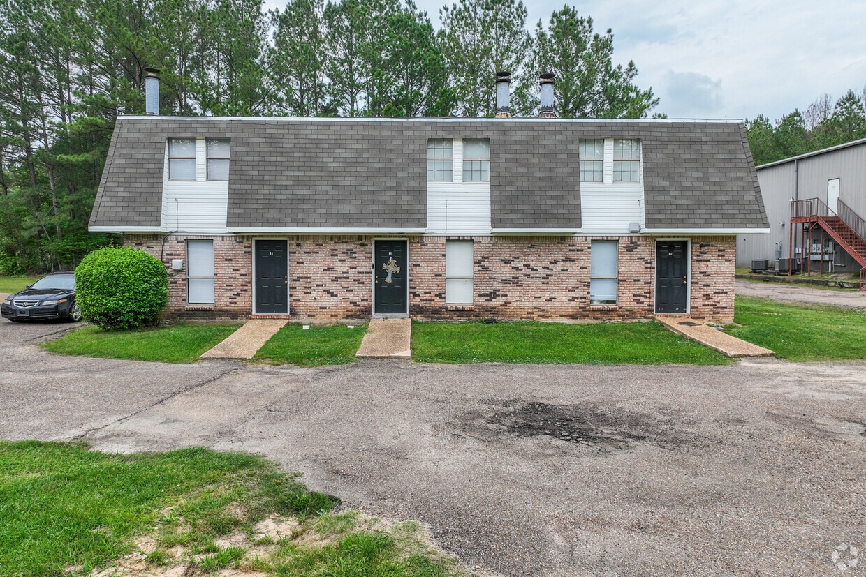 Building Photo - Pearl Manor