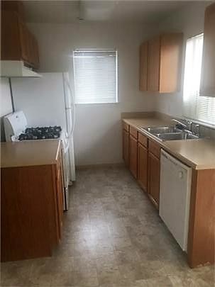 Building Photo - 240 Suncrest Rd