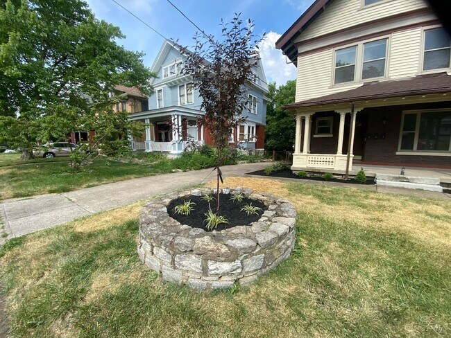 Foto del edificio - 2218 Highland Ave
