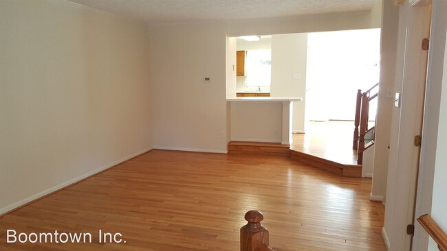 Building Photo - 2 br, 2.5 bath House - 522 Beacon Hill Terr.