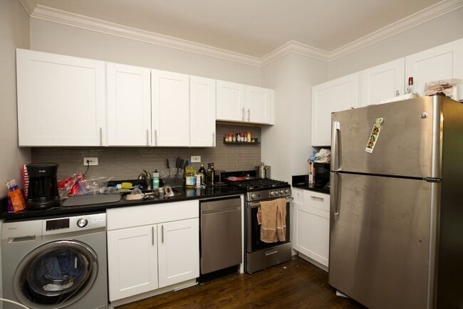 Foto del edificio - 2151 N Fremont St