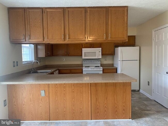 Building Photo - 6012 Red Wolf Pl