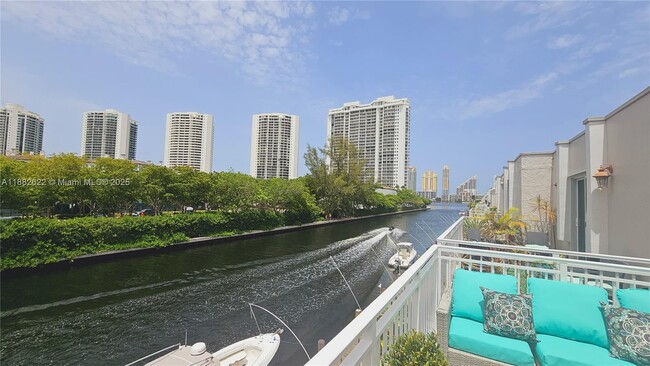 Foto del edificio - 3745 NE 171 St