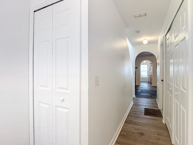 Building Photo - 9856 Ashburn Lake Dr