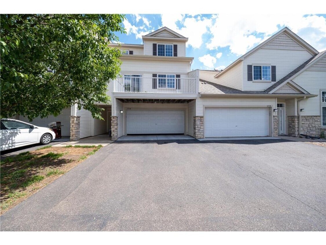 Primary Photo - Spacious *3Bed*2Bath townhome Cottage Grov...