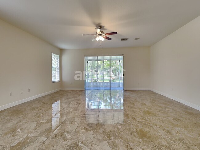 Building Photo - 802 Lesa Glen Place