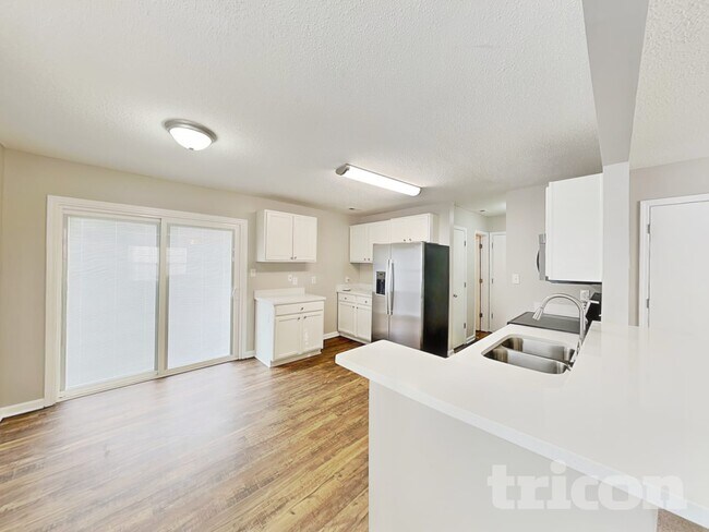 Foto del edificio - 198 Brantley Pl Dr