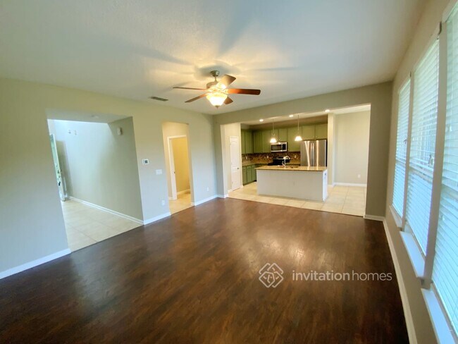 Building Photo - 668 Briar View Dr