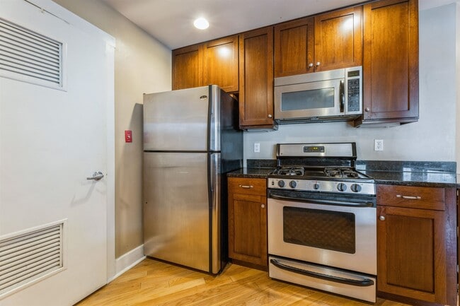 Foto del edificio - 1100 Clinton St