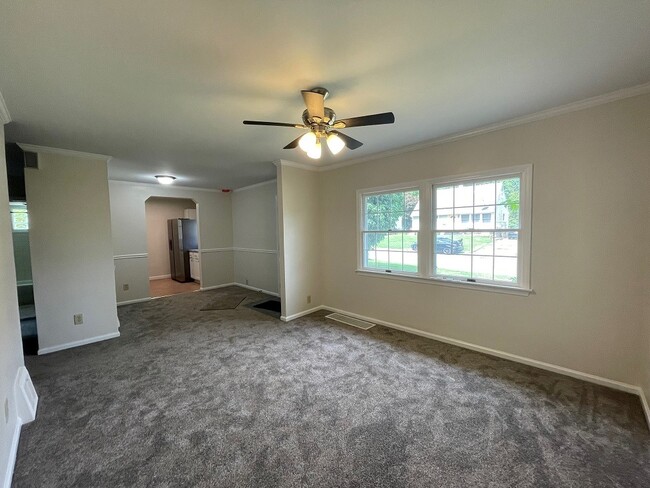 Building Photo - 152 Bryant Dr