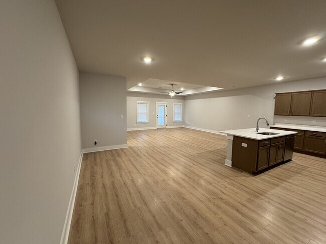 Building Photo - 12631 Whitcomb Cir