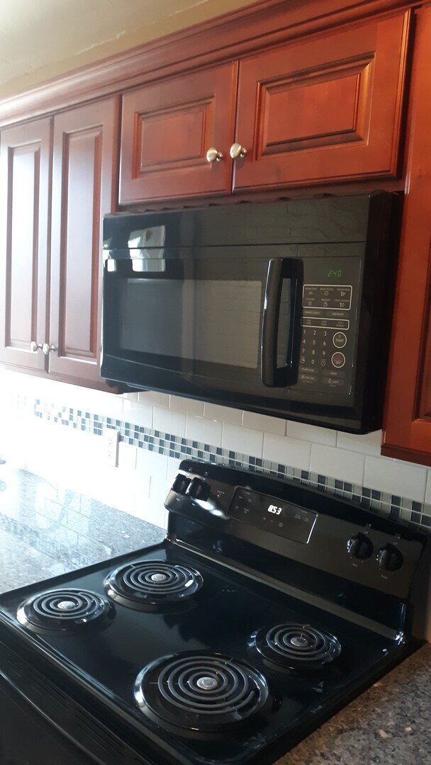 Building Photo - 228 W 3rd St