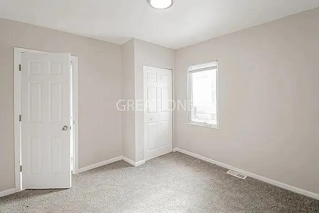 Foto del edificio - 2835 N Hanley Rd