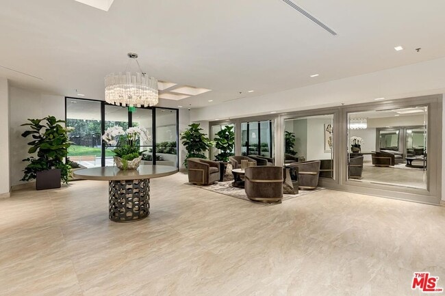 Foto del edificio - 2142 Century Park Ln