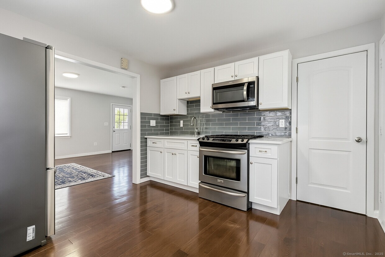 Foto principal - 771 Pearl Harbor St