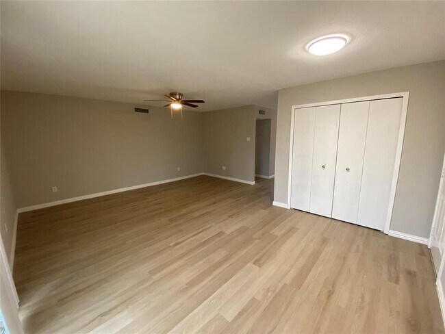 Foto del edificio - 1038 Woodmere Dr