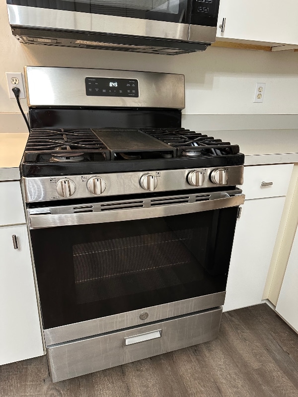 Building Photo - 4685 Hunters Cir W