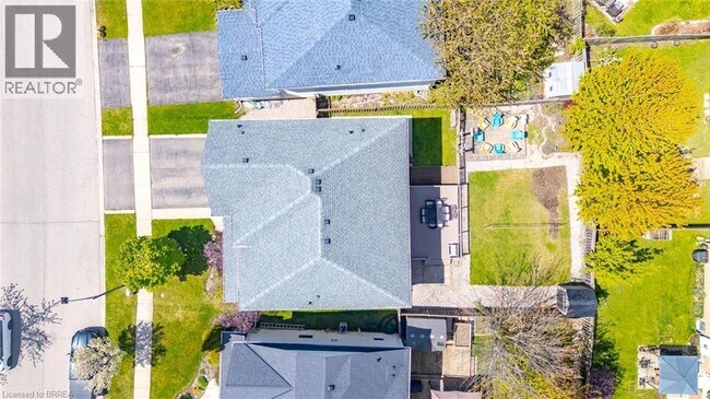 Building Photo - 20 Webb Ave