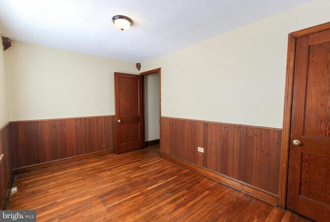 Foto del edificio - 116 W South St