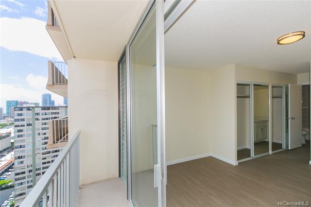 Building Photo - 1561 Kanunu St