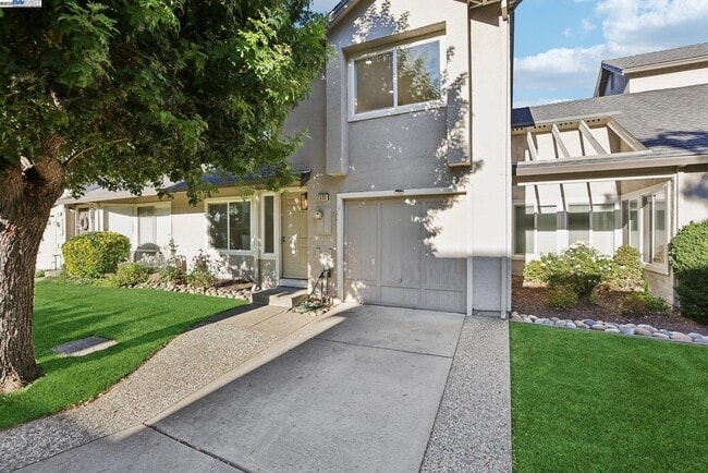 Building Photo - 2039 Alexander Ct