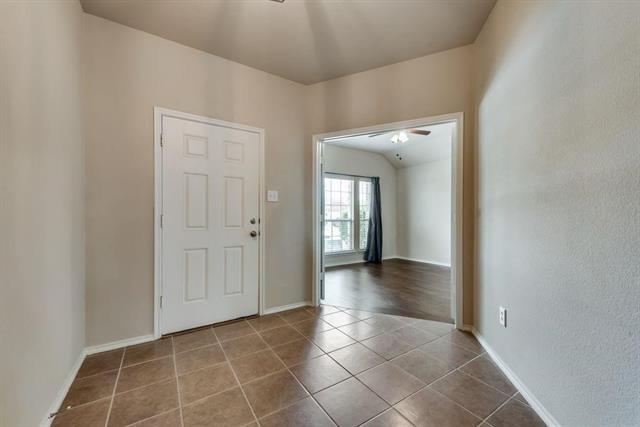 Foto del edificio - 9624 Sleepy Hollow Dr